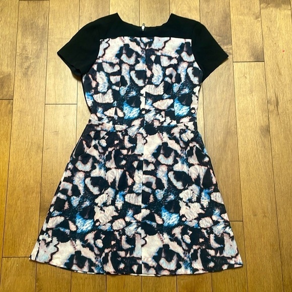 Club Monaco Charis Printed Shortsleeve A Line Dress Bodycon Pockets Black Pink 6 - Picture 5 of 9